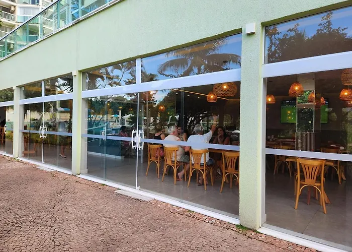 Apart Hotel Alecrim Praia de Camboinhas com Marina pe na areia